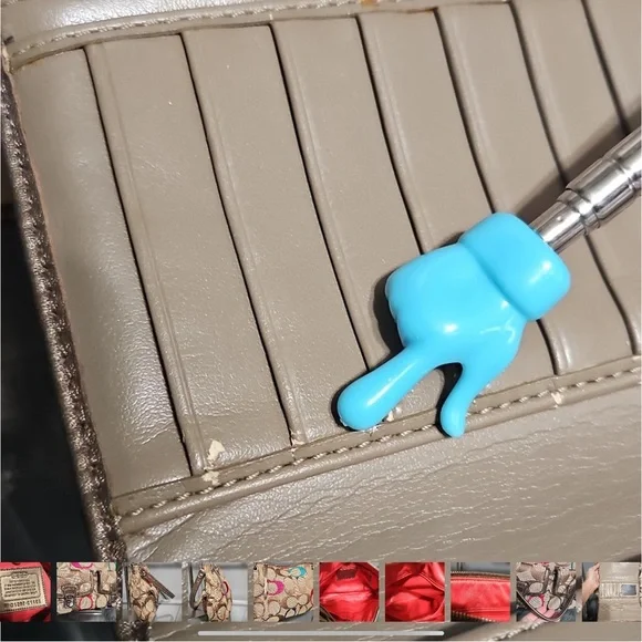 Coach Poppy comes with a wallet limited edition